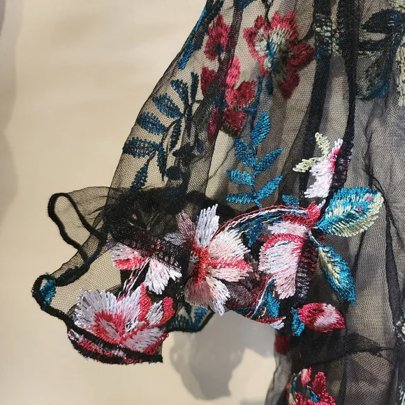 💙 NWOT Ruffle Cuff Embroidery Sheer Top - Picture 9 of 9